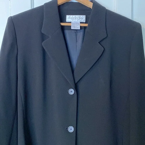 Jones New York Women's Elegant Black Long Blazer - Picture 3 of 8
